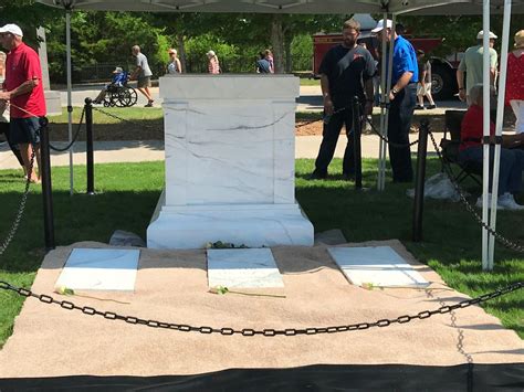 Crowd gathers at Georgia National Cemetery to mark Memorial Day ...