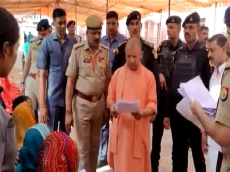 Uttar Pradesh Janta Darshan Of Gorakhpur Cm Yogi Gave This Order To Ssp Gorakhpur News जनता