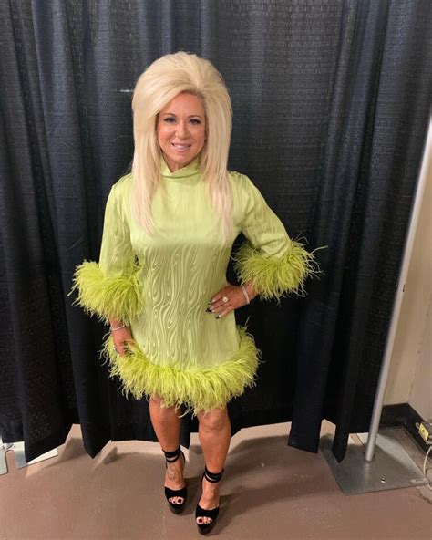 9 Hot Sexy Theresa Caputo Bikini Pics