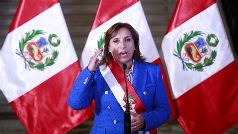 Dina Boluarte Cumple Un Mes En La Presidencia De Perú En Medio De