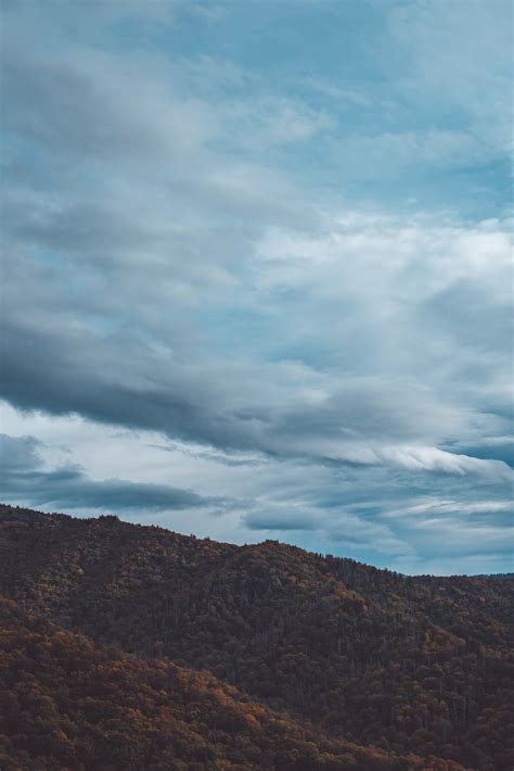 Clouds above Mountains in Nature · Free Stock Photo