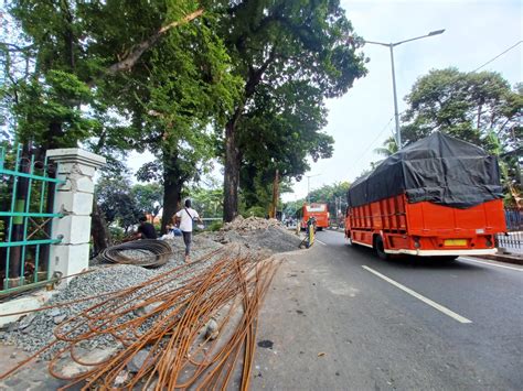 Kerap Bikin Macet Dan Bahayakan Pengendara Warga Keluhkan Pembangunan