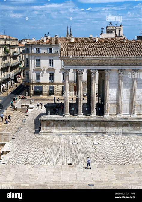 Maison Carr E A Ancient Roman Temple Built Around Ad And Dedicated