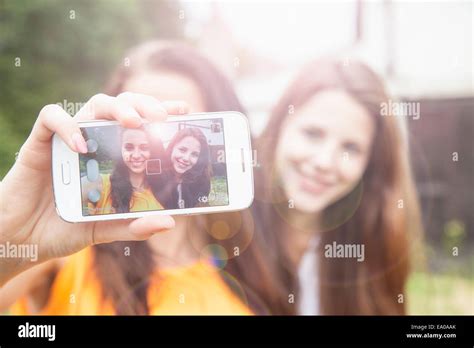 Junge Frauen Selfie Fotos Und Bildmaterial In Hoher Auflösung Alamy