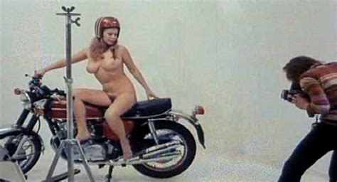 Naked Unknown in Tänzerinnen für Tanger