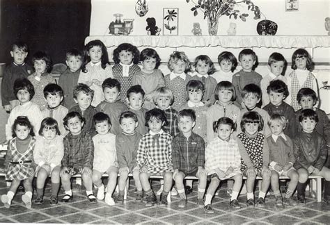 Photo de classe Moyenne section de 1971 école Pauline Kergomard