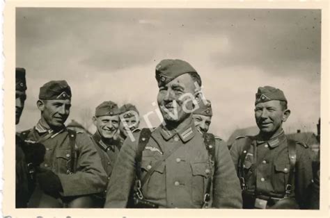 Foto Wk Ii Wehrmacht Soldaten Kompanie Abmarsch L Eur