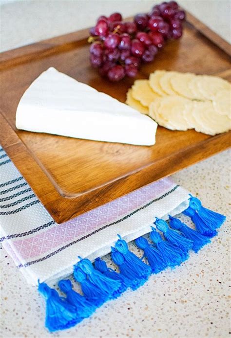 Put A Tassel On It 40 Ways To Decorate With Tassels Diy Tassel