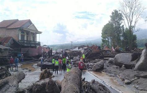 Update Sementara Banjir Sumbar Meninggal Dunia Hilang Dan