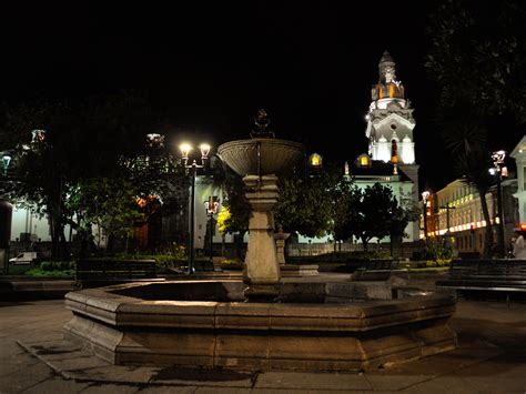 City by Night Quito - Navel Expeditions