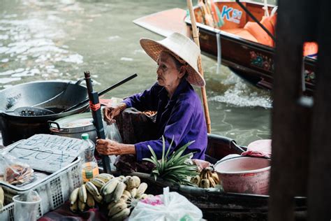 Floating Market in Bangkok | Story | Hero Traveler