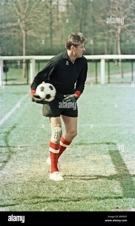 Lev Yashin (Vintage Pics) Lev Yashin, Lendas Do Futebol,, 45% OFF