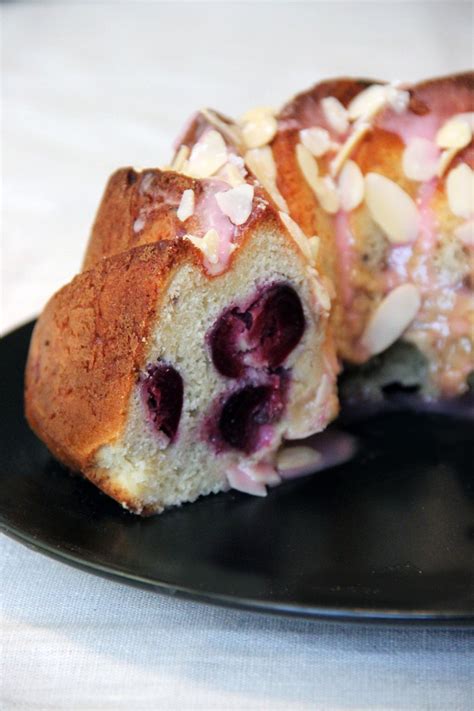 Bundt Cake Cerises Amandes Not Parisienne