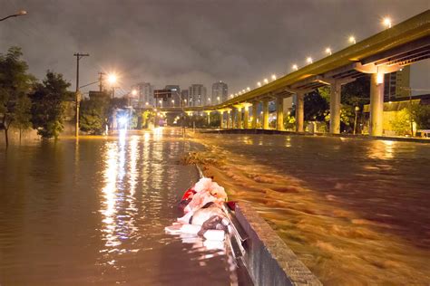 Chuva Provoca Alagamentos E Para Tr Nsito Em S O Paulo Veja