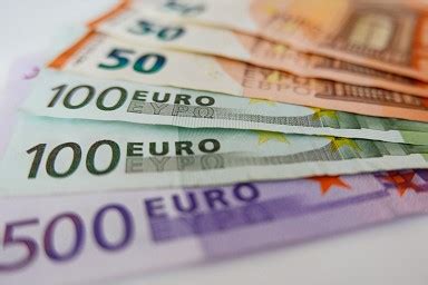 Soldi In Contanti Come Cambiano Gli Euro In Banconote In Italia E In