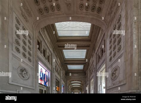 Milano centrale station interior hi-res stock photography and images ...