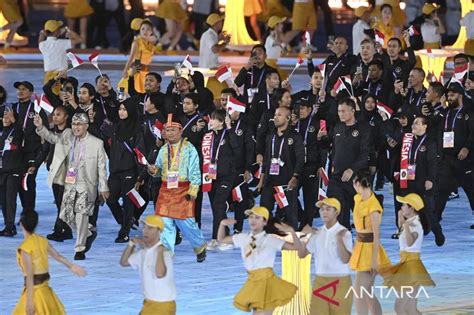 Defile Kontingen Indonesia Saat Pembukaan Asian Games Antara News