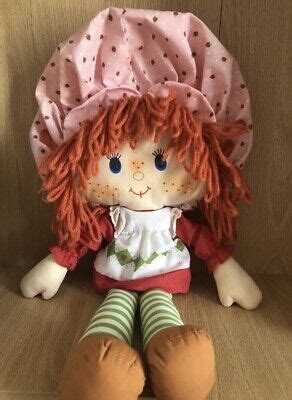 Vintage 1983 Strawberry Shortcake Rag Plush Doll American Greetings