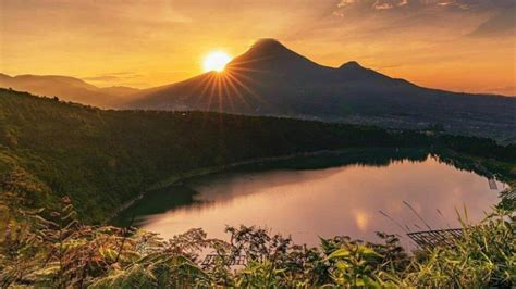 7 Tempat Wisata Alam Di Wonosobo Wajib Mampir Ke Bukit Seroja Dengan