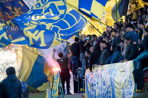 Football Quand Les Supporters Du Fc Sochaux Mettent Le Feu Au Stade Blum