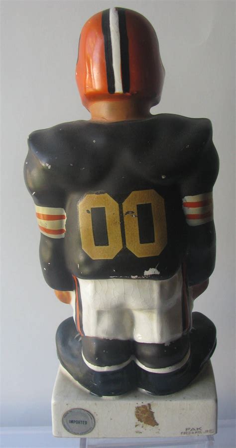 Lot Detail - 60's CLEVELAND BROWNS "KAIL" LARGE STANDING LINEMAN STATUE