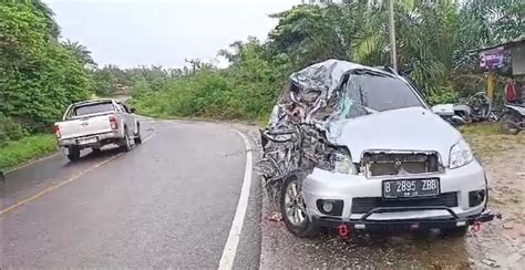 Tabrakan Beruntun Di Muaro Jambi Terios Hantam Tronton Dan Mazda