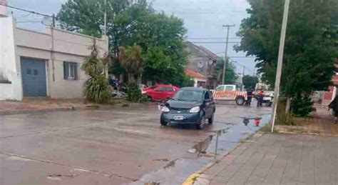 Una mujer resultó herida tras un fuerte choque en la intersección de