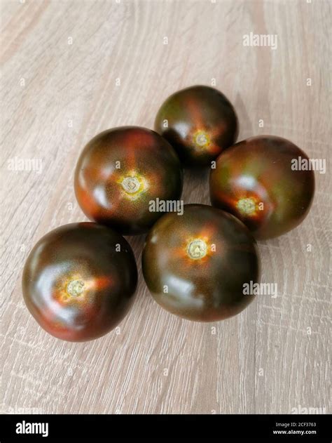 Dark Red Tomatoes Hi Res Stock Photography And Images Alamy