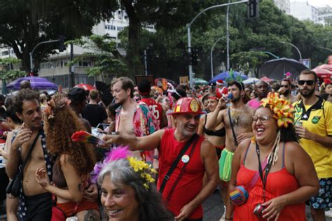 Setor De Bares E Restaurantes Tem Janeiro Ruim Mas Carnaval Trouxe