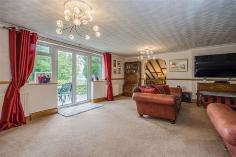 Runrig Hill Amersham Hp6 4 Bedroom Detached Bungalow For Sale