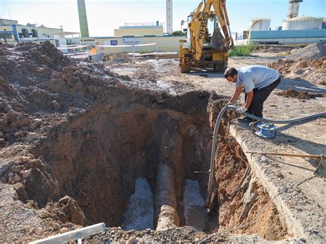 Reparaciones en la red de impulsión del depósito de La Herradura