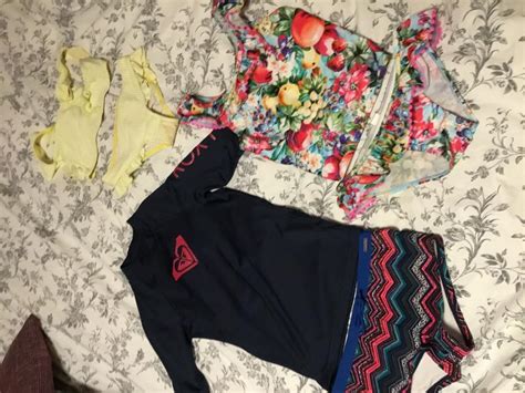 cm Swim Badeanzug bikini tankini rash vest Roxy Gebraucht in Linthal für CHF