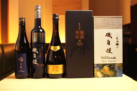 【横浜野毛125オープン】「日本酒と牡蠣モロツヨシ」。日本酒飲み放題660円／30分。プレミア＆高級日本酒の十四代、磯自慢、而今（じこん）も