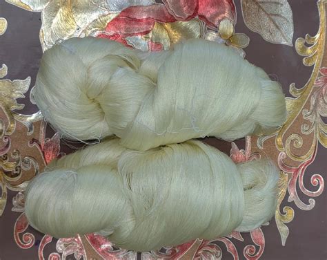 Plain Off White Twisted Silk Yarn For Weaving At 600 Kg In