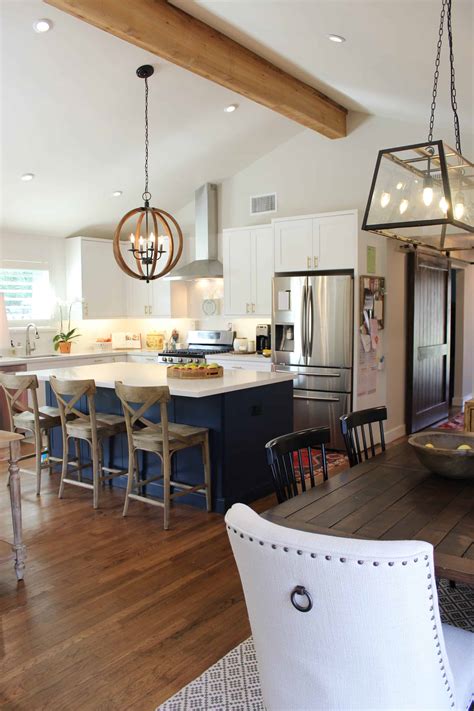 Vaulted Ceiling Farmhouse Kitchen