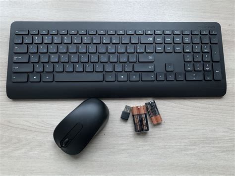 Комплект клавиатура и мышь Microsoft Wireless Desktop 900 USB Black ...