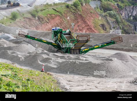 Quarry Explosion Hi Res Stock Photography And Images Alamy