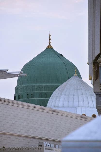 Premium Photo The Green Dome Of The Nabawi Mosque Madinah Saudi Arabia