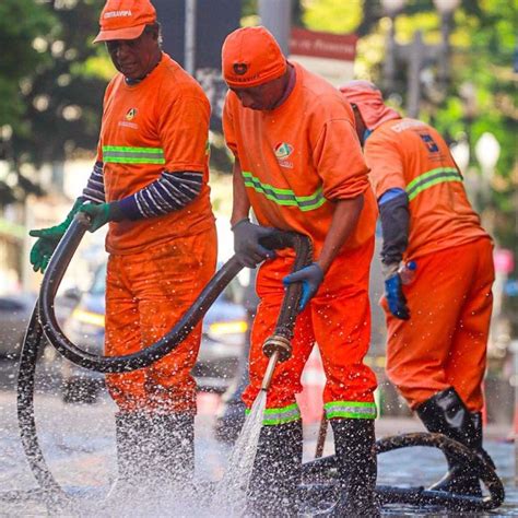 N Vel Do Gua Ba Cai Novamente E Porto Alegre Retira Mil Toneladas De