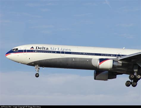 N802DE McDonnell Douglas MD 11 Delta Air Lines Gregg Stansbery