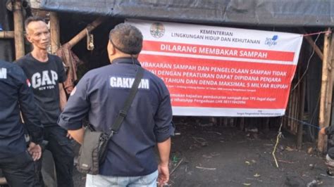 Dituduh Jadi Biang Polusi Udara Pabrik Arang Di Lubang Buaya Jaktim