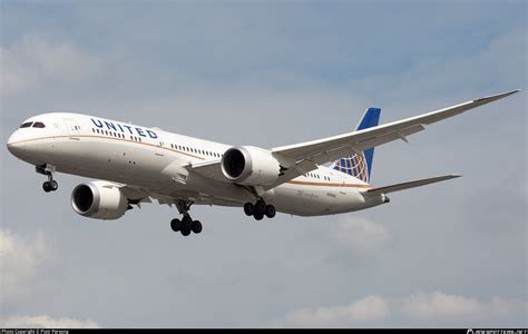 N United Airlines Boeing Dreamliner Photo By Piotr Persona