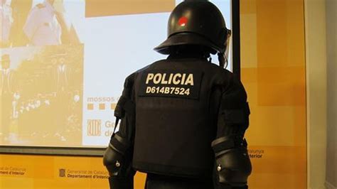 Los antidisturbios de los Mossos llevarán un código identificativo