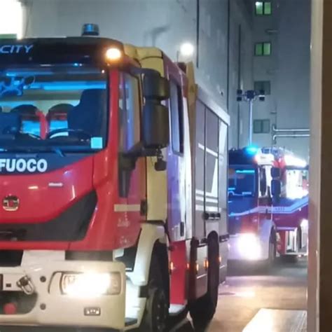 Incendio Al Policlinico Di Ponte Evacuato Pronto Soccorso