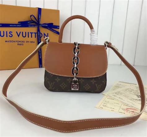 Louis Vuitton Very Saddle Baguio Paul Smith