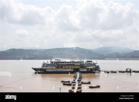 Yangtze River Cruise Stock Photo - Alamy