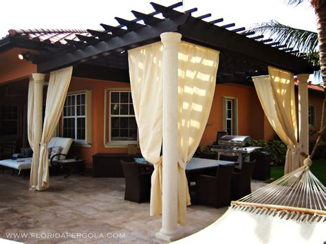 Traditional Pergola with Sunbrella curtains | Florida Pergola