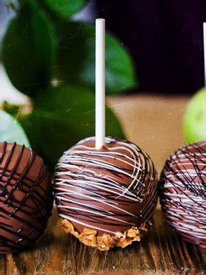 Paula Deen: Chocolate Dipped Apples Recipe - with Video