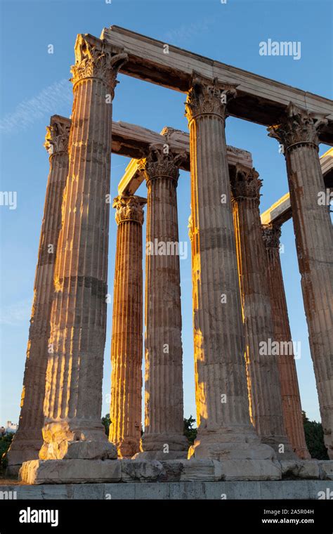 Temple De Zeus Olympien Sur Le Site Arch Ologique De L Olympieion Au