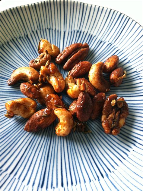 spiced nuts - perfect party snackage - Cook with Gem